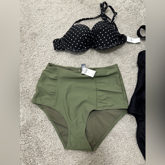 LADIES SWIMWEAR LOT Small/Medium 34B cup - Picture 2 of 4